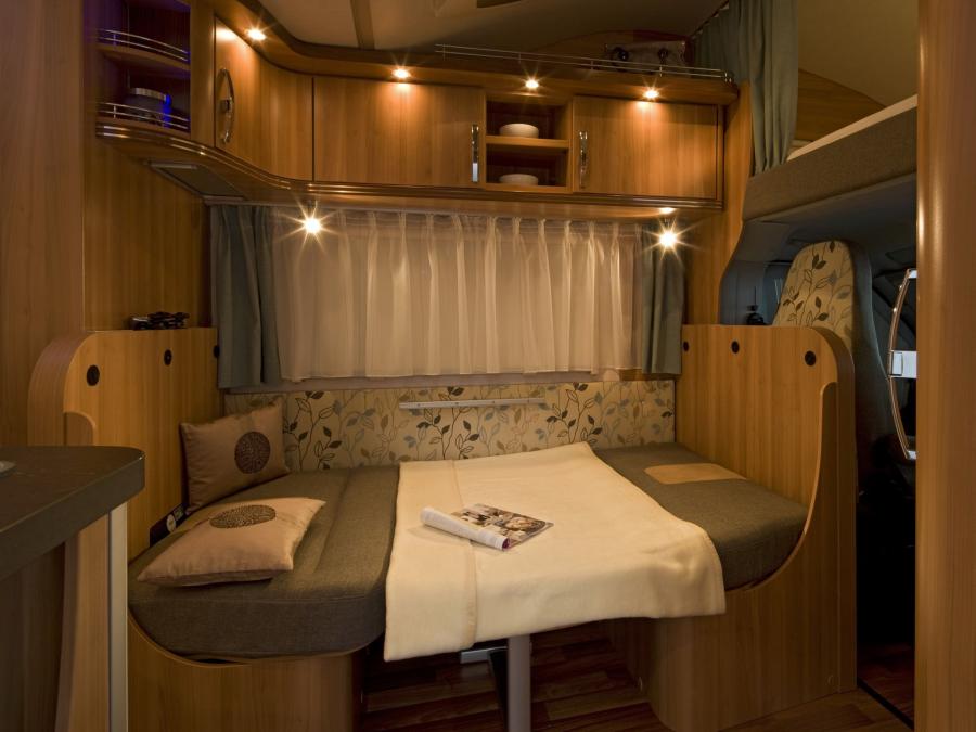 Интерьер Hymer Camp 634 2009 года  (фото 6 из 6)